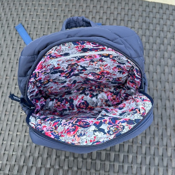 NWT Vera Bradley Quilted Ultralight COMPACT Backpack in Scroll Navy - Picture 8 of 10